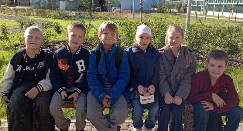 Сегодня, 9 сентября, ученики классов 3А, 3Б, 4А, 4Б и 4В совершили увлекательное путешествие в Пермский зоопарк!Это было незабываемое приключение, полное ярких эмоций и новых открытий. Ребята смогли увидеть экзотических животных, познакомиться с редкими видами и узнать много интересного о природе и экологии.Кроме того, экскурсия стала отличным поводом провести время вместе, пообщаться и отдохнуть на свежем воздухе. Дети получили массу удовольствия, наблюдая за животными, играя на территории зоопарка и делая фотографии на память.📸Такие визиты помогают детям лучше понимать мир вокруг себя, развивают интерес к биологии и естествознанию в целом.💗Делимся с вами фотографиями! 👇🏼Сегодня, 9 сентября, ученики классов 3А, 3Б, 4А, 4Б и 4В совершили увлекательное путешествие в Пермский зоопарк!Это было незабываемое приключение, полное ярких эмоций и новых открытий. Ребята смогли увидеть экзотических животных, познакомиться с редкими видами и узнать много интересного о природе и экологии.Кроме того, экскурсия стала отличным поводом провести время вместе, пообщаться и отдохнуть на свежем воздухе. Дети получили массу удовольствия, наблюдая за животными, играя на территории зоопарка и делая фотографии на память.📸Такие визиты помогают детям лучше понимать мир вокруг себя, развивают интерес к биологии и естествознанию в целом.💗Делимся с вами фотографиями! 👇🏼