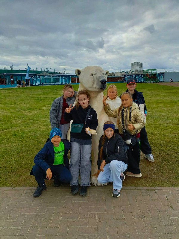 Сегодня, 9 сентября, ученики классов 3А, 3Б, 4А, 4Б и 4В совершили увлекательное путешествие в Пермский зоопарк!Это было незабываемое приключение, полное ярких эмоций и новых открытий. Ребята смогли увидеть экзотических животных, познакомиться с редкими видами и узнать много интересного о природе и экологии.Кроме того, экскурсия стала отличным поводом провести время вместе, пообщаться и отдохнуть на свежем воздухе. Дети получили массу удовольствия, наблюдая за животными, играя на территории зоопарка и делая фотографии на память.📸Такие визиты помогают детям лучше понимать мир вокруг себя, развивают интерес к биологии и естествознанию в целом.💗Делимся с вами фотографиями! 👇🏼Сегодня, 9 сентября, ученики классов 3А, 3Б, 4А, 4Б и 4В совершили увлекательное путешествие в Пермский зоопарк!Это было незабываемое приключение, полное ярких эмоций и новых открытий. Ребята смогли увидеть экзотических животных, познакомиться с редкими видами и узнать много интересного о природе и экологии.Кроме того, экскурсия стала отличным поводом провести время вместе, пообщаться и отдохнуть на свежем воздухе. Дети получили массу удовольствия, наблюдая за животными, играя на территории зоопарка и делая фотографии на память.📸Такие визиты помогают детям лучше понимать мир вокруг себя, развивают интерес к биологии и естествознанию в целом.💗Делимся с вами фотографиями! 👇🏼