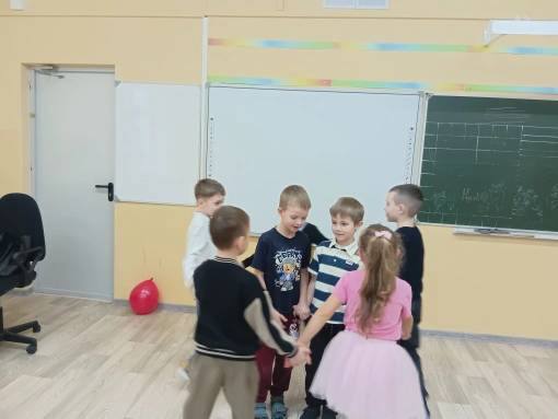 🎓 Воскресная школа в «Европейской школе»В «Европейской школе» состоялся выпуск воскресной школы. Наши ребята с увлечением изучали основы письма, развивали речь, знакомились с математикой и окружающим миром.В конце обучения для каждого ребёнка было проведено итоговое тестирование, чтобы оценить динамику развития и увидеть, насколько ребята выросли за год. Психолог также провёл диагностику психологической готовности к обучению в школе, чтобы переход к новому этапу был максимально комфортным.✨ Особая гордость — все наши выпускники-дошкольники успешно прошли итоговое собеседование и в новом учебном году станут учащимися 1 класса «Европейской школы»!Поздравляем ребят и их родителей с этим важным событием! Впереди — школьная жизнь, новые друзья и большие открытия.🎓 Воскресная школа в «Европейской школе»В «Европейской школе» состоялся выпуск воскресной школы. Наши ребята с увлечением изучали основы письма, развивали речь, знакомились с математикой и окружающим миром.В конце обучения для каждого ребёнка было проведено итоговое тестирование, чтобы оценить динамику развития и увидеть, насколько ребята выросли за год. Психолог также провёл диагностику психологической готовности к обучению в школе, чтобы переход к новому этапу был максимально комфортным.✨ Особая гордость — все наши выпускники-дошкольники успешно прошли итоговое собеседование и в новом учебном году станут учащимися 1 класса «Европейской школы»!Поздравляем ребят и их родителей с этим важным событием! Впереди — школьная жизнь, новые друзья и большие открытия.