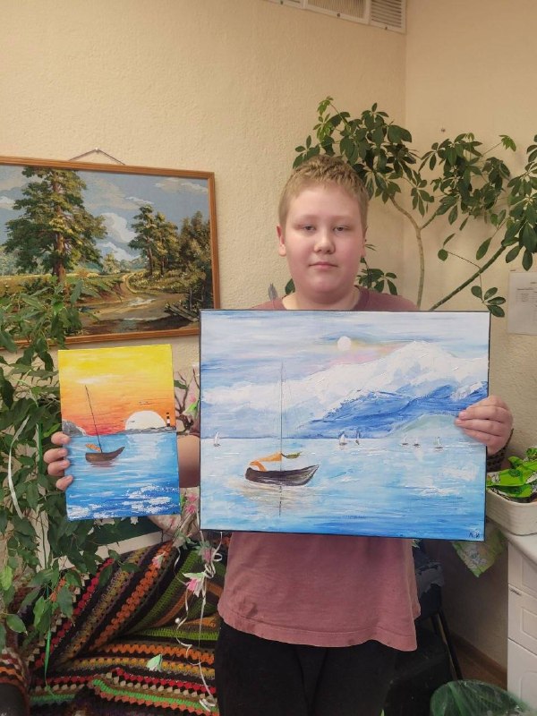 🧑‍🎨Акриловые краски на холсте: новый опыт для юных художниковРебята из 6-го класса кружка «Вдохновение» открыли для себя удивительный мир акриловой живописи. Этот современный художественный материал оказался настоящим открытием: он лёгок в обращении, радует яркой палитрой и даёт безграничные возможности для творчества. По сравнению с гуашью, акрил позволяет создавать более насыщенные и стойкие цвета, а работать с ним — одно удовольствие!Наши ученики только начинают свой путь в искусстве: учатся наблюдать, искать свой уникальный почерк и выражать мысли через цвет и форму. Ведь, как говорил великий Леонардо да Винчи«там нет художника, где его кисть не думает вместе с художником».Особенно хочется отметить старания Ильи Лугегова, Алисы Борисовой, Алисы Ивановой, Ильи Расторгуева, Марины Томасовой и Милы Александровой. Вы большие молодцы! Пусть этот путь будет сложным, но невероятно интересным. Вперёд, к новым творческим вершинам! 🎨