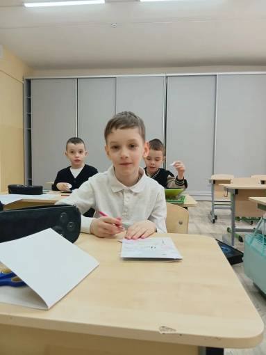 🎓 Воскресная школа в «Европейской школе»В «Европейской школе» состоялся выпуск воскресной школы. Наши ребята с увлечением изучали основы письма, развивали речь, знакомились с математикой и окружающим миром.В конце обучения для каждого ребёнка было проведено итоговое тестирование, чтобы оценить динамику развития и увидеть, насколько ребята выросли за год. Психолог также провёл диагностику психологической готовности к обучению в школе, чтобы переход к новому этапу был максимально комфортным.✨ Особая гордость — все наши выпускники-дошкольники успешно прошли итоговое собеседование и в новом учебном году станут учащимися 1 класса «Европейской школы»!Поздравляем ребят и их родителей с этим важным событием! Впереди — школьная жизнь, новые друзья и большие открытия.🎓 Воскресная школа в «Европейской школе»В «Европейской школе» состоялся выпуск воскресной школы. Наши ребята с увлечением изучали основы письма, развивали речь, знакомились с математикой и окружающим миром.В конце обучения для каждого ребёнка было проведено итоговое тестирование, чтобы оценить динамику развития и увидеть, насколько ребята выросли за год. Психолог также провёл диагностику психологической готовности к обучению в школе, чтобы переход к новому этапу был максимально комфортным.✨ Особая гордость — все наши выпускники-дошкольники успешно прошли итоговое собеседование и в новом учебном году станут учащимися 1 класса «Европейской школы»!Поздравляем ребят и их родителей с этим важным событием! Впереди — школьная жизнь, новые друзья и большие открытия.