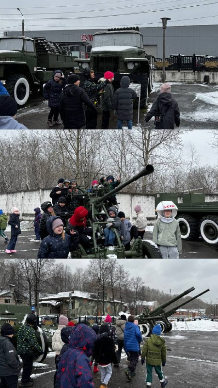 Ученики 1 «Б» и 3 «Б» посетили замечательную автобусную экскурсию, посвященную Дню космонавтики - «Полет начинается на земле». 🚀Ребята узнали, какой вклад вносит Пермь в отечественную космонавтику.🚀Услышали рассказ о выдающихся конструкторах реактивных двигателей.🚀Рассмотрели ракетные установки и баллистические ракеты.🚀Увидели арт-объект - километровый граффити-рисунок о предприятиях авиакосмической отрасли, который может попасть в книгу рекордов Гиннесса (арт-объект Музей авиации под открытым небом).🚍Проехали сквер Авиаторов и увидели стеллу Покорителям космоса.👨‍🚀Узнали, почему легендарный старинный Казанский тракт в 1965 году был переименован в Шоссе Космонавтов.🤖 Услышали секретную информацию о том, что производство роботов Promobot сейчас базируется на месте, где в советское время находилось засекреченное производство аппаратуры дальней связи.✈Также мы прогулялись по скверу им. М. И. Субботина, где увидели настоящий сверхзвуковой истребитель перехватчик МиГ-31 и бюсты легендарных советских конструкторов авиадвигателей Аркадия Швецова и Павла Соловьева.Ученики 1 «Б» и 3 «Б» посетили замечательную автобусную экскурсию, посвященную Дню космонавтики - «Полет начинается на земле». 🚀Ребята узнали, какой вклад вносит Пермь в отечественную космонавтику.🚀Услышали рассказ о выдающихся конструкторах реактивных двигателей.🚀Рассмотрели ракетные установки и баллистические ракеты.🚀Увидели арт-объект - километровый граффити-рисунок о предприятиях авиакосмической отрасли, который может попасть в книгу рекордов Гиннесса (арт-объект Музей авиации под открытым небом).🚍Проехали сквер Авиаторов и увидели стеллу Покорителям космоса.👨‍🚀Узнали, почему легендарный старинный Казанский тракт в 1965 году был переименован в Шоссе Космонавтов.🤖 Услышали секретную информацию о том, что производство роботов Promobot сейчас базируется на месте, где в советское время находилось засекреченное производство аппаратуры дальней связи.✈Также мы прогулялись по скверу им. М. И. Субботина, где увидели настоящий сверхзвуковой истребитель перехватчик МиГ-31 и бюсты легендарных советских конструкторов авиадвигателей Аркадия Швецова и Павла Соловьева.