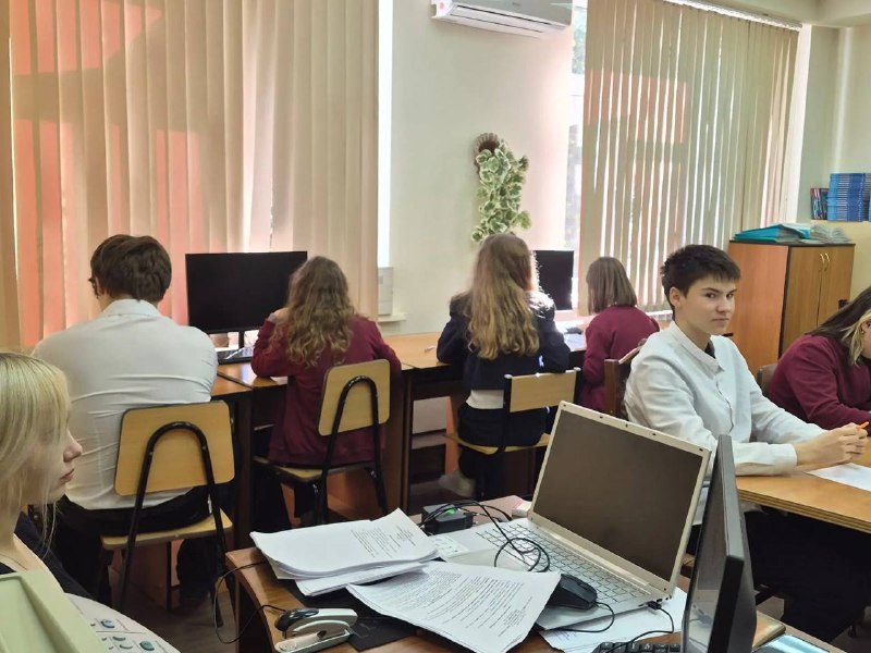 🖋️ Прямо сейчас 5–11 классы пишут олимпиаду по литературе!Это возможность не просто проверить знание текстов, но и проявить творческое мышление, умение анализировать и аргументировать свою позицию . Задания здесь не всегда про «что было дальше», а про то, как и почему написано именно так.Тем, кто сейчас за партой: доверьтесь своей читательской интуиции, внимательно перечитывайте формулировки и не бойтесь собственных мыслей. Вы справитесь! 💪#ВсОШ #Литература #Олимпиада #Школа🖋️ Прямо сейчас 5–11 классы пишут олимпиаду по литературе!Это возможность не просто проверить знание текстов, но и проявить творческое мышление, умение анализировать и аргументировать свою позицию . Задания здесь не всегда про «что было дальше», а про то, как и почему написано именно так.Тем, кто сейчас за партой: доверьтесь своей читательской интуиции, внимательно перечитывайте формулировки и не бойтесь собственных мыслей. Вы справитесь! 💪#ВсОШ #Литература #Олимпиада #Школа